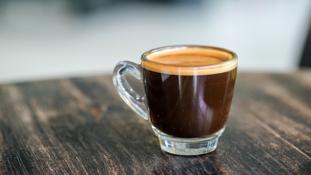 How to Make Café-Quality Coffee at Home Without an Espresso Machine – Exploring AeroPress, Moka Pot, and Other Alternatives